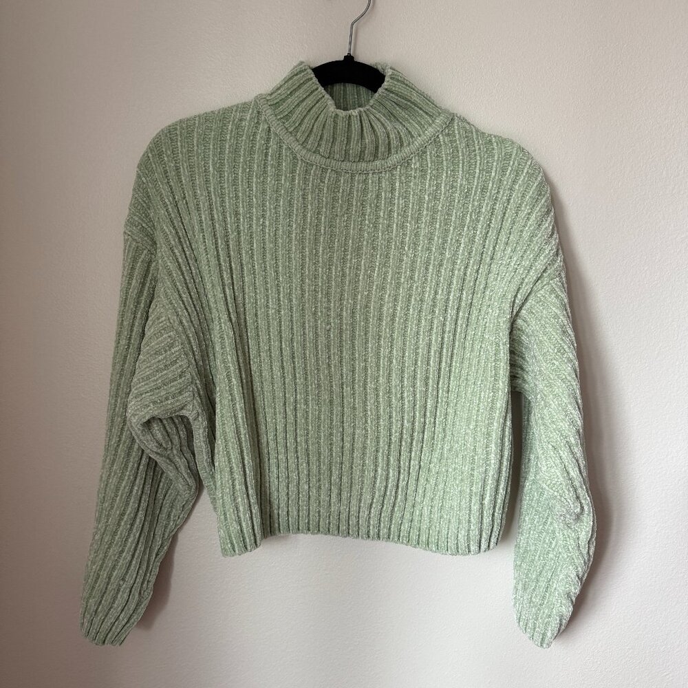 H&M Divided Green Ribbed Chenille Mock Neck Sweater Size L